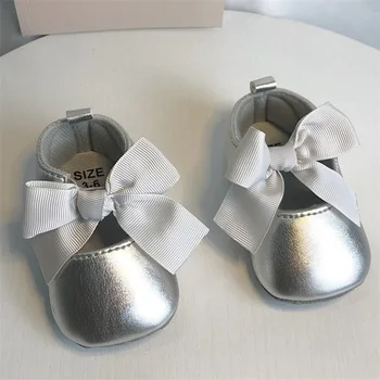 Bebê Sapatos De Couro De Primeira Calçado Anti-Derrapante Sola Macia Princesa Sapatos De Criança Do Bebê Recém-Nascido Exterior De Meninas Sapatos Casuais